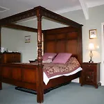 The Manor 4*