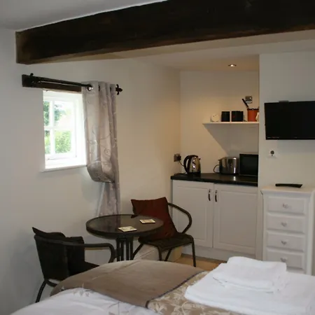 The Manor Bed & Breakfast 4*