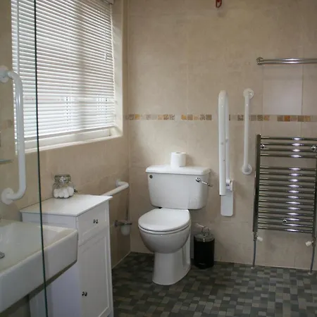 Bed & Breakfast The Manor 4*