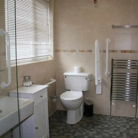 Bed & Breakfast The Manor 4*