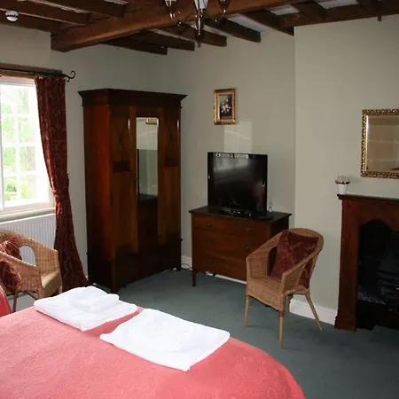 Bed & Breakfast The Manor 4*