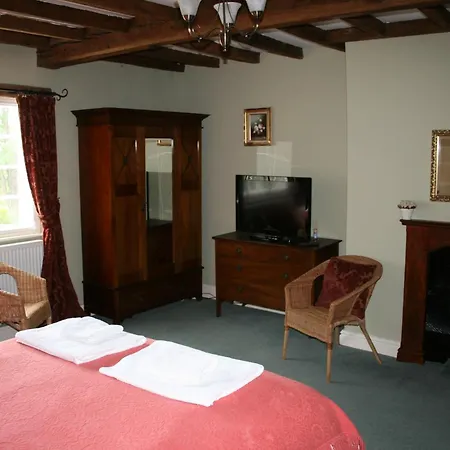 ベッド・アンド・ブレックファスト The Manor 4*